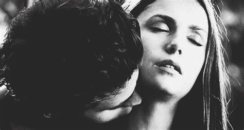 kisses gif|Romantic Kiss GIFs